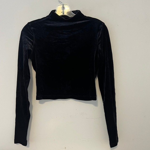 Lululemon Velvet Mock Neck Crop Top Black 6 NWOT - Picture 7 of 10